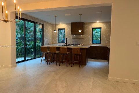 Villa ou maison à vendre à Miami, Floride: 4 chambres № 1946289 - photo 8