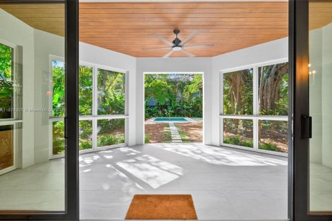 Villa ou maison à vendre à Miami, Floride: 4 chambres № 1946289 - photo 28