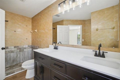 House in Palm Bay, Florida 3 bedrooms, 121.98 sq.m. № 1543797 - photo 15