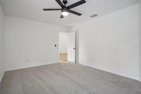House in Palm Bay, Florida 3 bedrooms, 121.98 sq.m. № 1543797 - photo 13