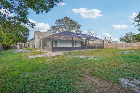 House in Palm Bay, Florida 3 bedrooms, 121.98 sq.m. № 1543797 - photo 18