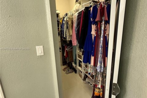 Villa ou maison à vendre à Miami Gardens, Floride: 4 chambres, 179.49 m2 № 2034399 - photo 2