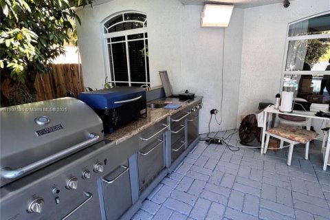 Villa ou maison à vendre à Miami Gardens, Floride: 4 chambres, 179.49 m2 № 2034399 - photo 12