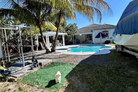 Villa ou maison à vendre à Miami Gardens, Floride: 4 chambres, 179.49 m2 № 2034399 - photo 11