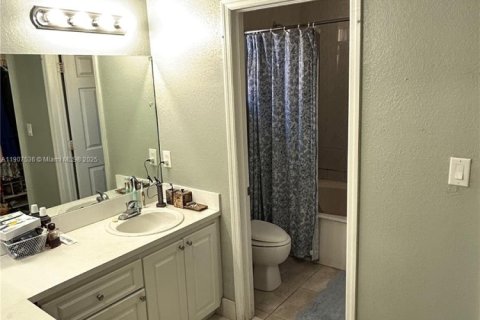 Villa ou maison à vendre à Miami Gardens, Floride: 4 chambres, 179.49 m2 № 2034399 - photo 4