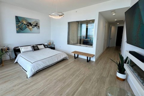 Condominio en alquiler en Miami, Florida, 3 dormitorios, 228.26 m2 № 2145660 - foto 23