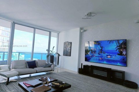 Condominio en alquiler en Miami, Florida, 3 dormitorios, 228.26 m2 № 2145660 - foto 6