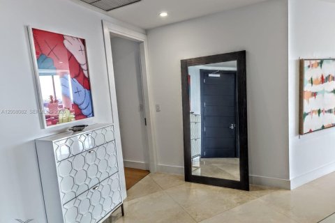 Condominio en alquiler en Miami, Florida, 3 dormitorios, 228.26 m2 № 2145660 - foto 24