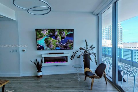 Condominio en alquiler en Miami, Florida, 3 dormitorios, 228.26 m2 № 2145660 - foto 28