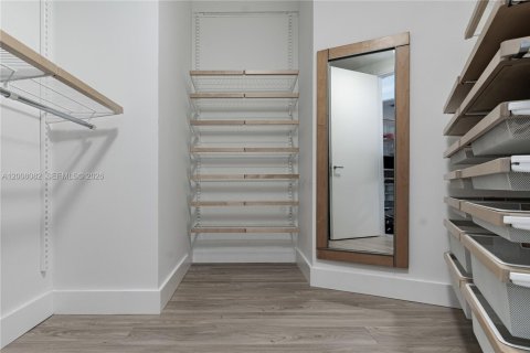 Condominio en alquiler en Miami, Florida, 3 dormitorios, 228.26 m2 № 2145660 - foto 18