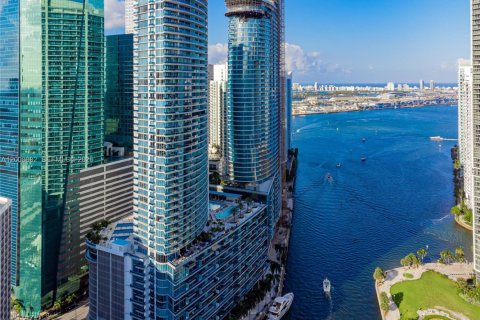 Condo in Miami, Florida, 3 bedrooms  № 2145660