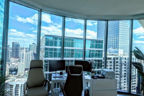 Condominio en alquiler en Miami, Florida, 3 dormitorios, 228.26 m2 № 2145660 - foto 7