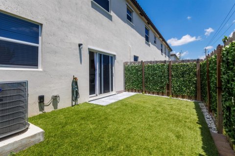 Casa en venta en Lauderhill, Florida, 3 dormitorios, 164.25 m2 № 2087847 - foto 30