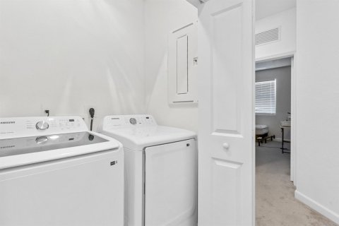 Casa en venta en Lauderhill, Florida, 3 dormitorios, 164.25 m2 № 2087847 - foto 28