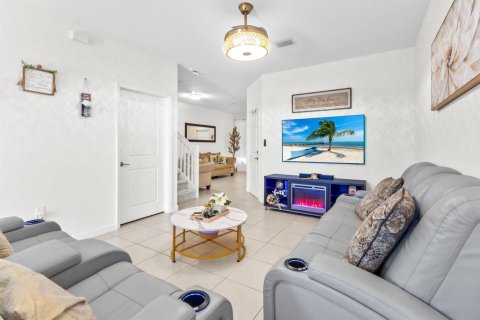 Casa en venta en Lauderhill, Florida, 3 dormitorios, 164.25 m2 № 2087847 - foto 4