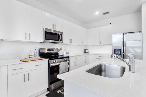 Casa en venta en Lauderhill, Florida, 3 dormitorios, 164.25 m2 № 2087847 - foto 11