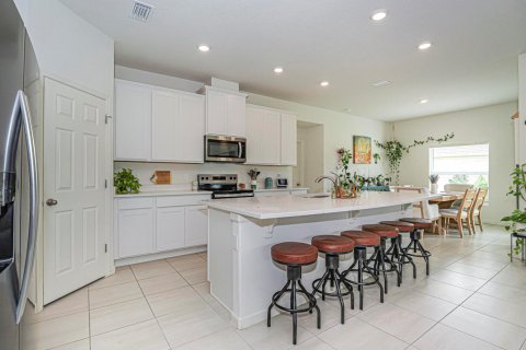 House in Vero Beach, Florida 4 bedrooms, 257.34 sq.m. № 2352149 - photo 8
