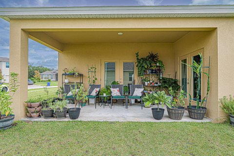 House in Vero Beach, Florida 4 bedrooms, 257.34 sq.m. № 2352149 - photo 20