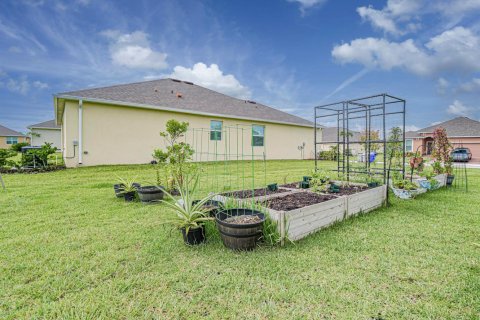 House in Vero Beach, Florida 4 bedrooms, 257.34 sq.m. № 2352149 - photo 5