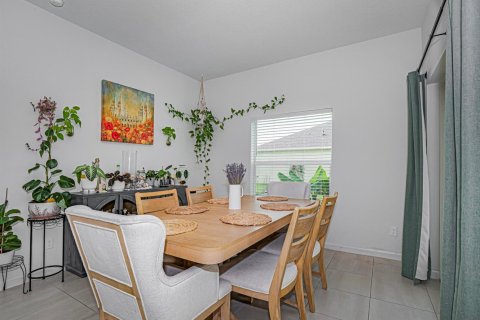 House in Vero Beach, Florida 4 bedrooms, 257.34 sq.m. № 2352149 - photo 17