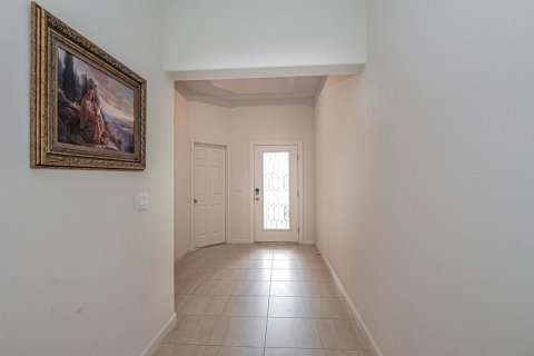 House in Vero Beach, Florida 4 bedrooms, 257.34 sq.m. № 2352149 - photo 7
