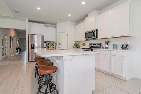 House in Vero Beach, Florida 4 bedrooms, 257.34 sq.m. № 2352149 - photo 11