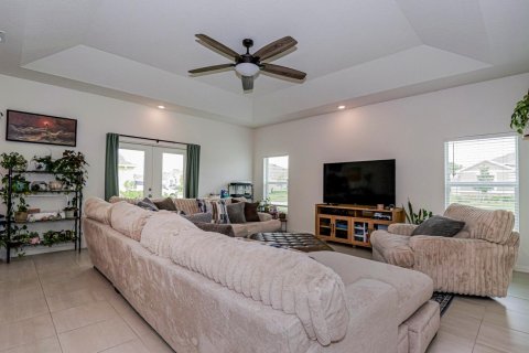 House in Vero Beach, Florida 4 bedrooms, 257.34 sq.m. № 2352149 - photo 21