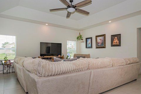House in Vero Beach, Florida 4 bedrooms, 257.34 sq.m. № 2352149 - photo 24