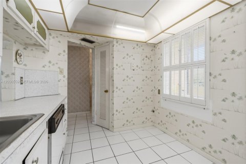 Купить кондоминиум в Майами, Флорида 2 спальни, 107.4м2, № 2084464 - фото 5
