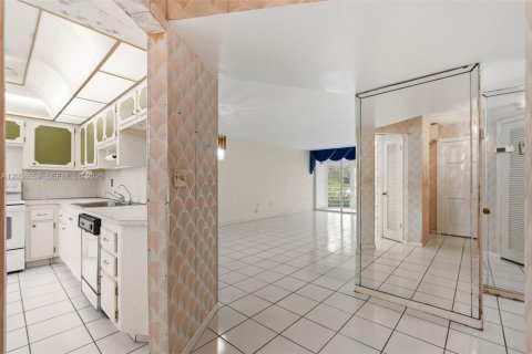 Купить кондоминиум в Майами, Флорида 2 спальни, 107.4м2, № 2084464 - фото 29