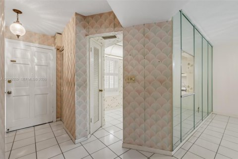 Купить кондоминиум в Майами, Флорида 2 спальни, 107.4м2, № 2084464 - фото 26
