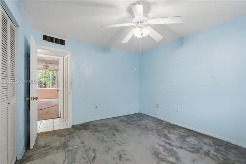 Купить кондоминиум в Майами, Флорида 2 спальни, 107.4м2, № 2084464 - фото 20