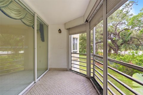 Купить кондоминиум в Майами, Флорида 2 спальни, 107.4м2, № 2084464 - фото 19