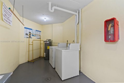 Купить кондоминиум в Майами, Флорида 2 спальни, 107.4м2, № 2084464 - фото 30