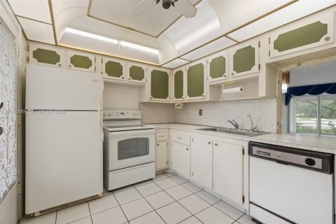 Купить кондоминиум в Майами, Флорида 2 спальни, 107.4м2, № 2084464 - фото 3