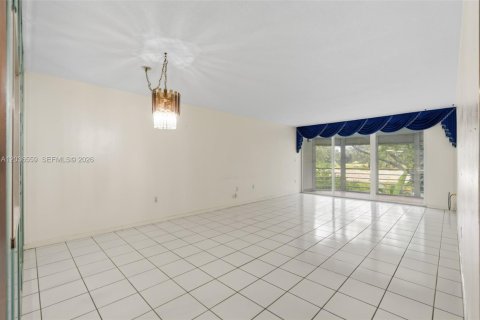 Купить кондоминиум в Майами, Флорида 2 спальни, 107.4м2, № 2084464 - фото 28