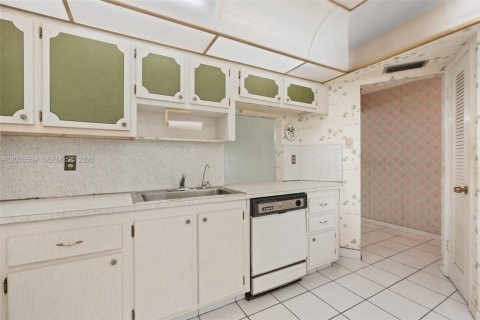 Купить кондоминиум в Майами, Флорида 2 спальни, 107.4м2, № 2084464 - фото 23