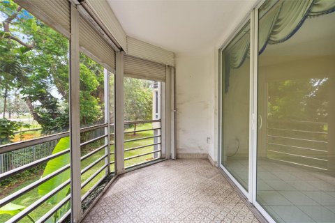 Купить кондоминиум в Майами, Флорида 2 спальни, 107.4м2, № 2084464 - фото 22