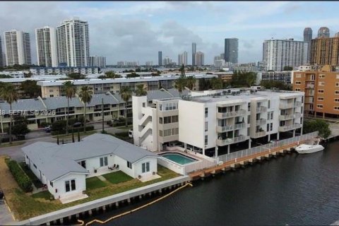 Copropriété à louer à North Miami Beach, Floride: 1 chambre, 66.15 m2 № 2399705 - photo 27