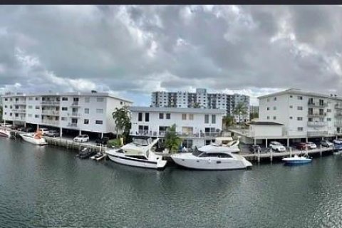 Copropriété à louer à North Miami Beach, Floride: 1 chambre, 66.15 m2 № 2399705 - photo 25