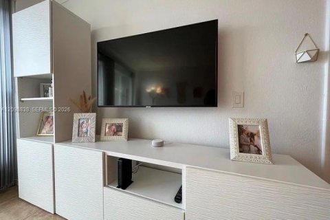 Copropriété à louer à North Miami Beach, Floride: 1 chambre, 66.15 m2 № 2399705 - photo 18
