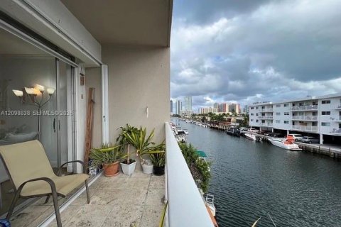 Copropriété à louer à North Miami Beach, Floride: 1 chambre, 66.15 m2 № 2399705 - photo 20