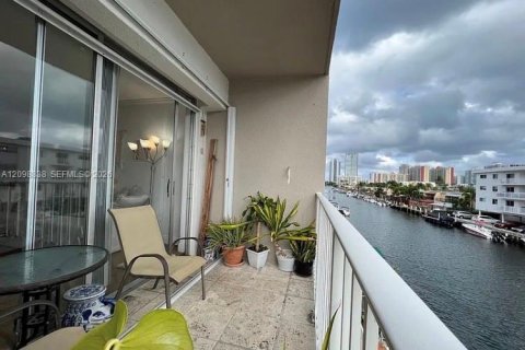 Copropriété à louer à North Miami Beach, Floride: 1 chambre, 66.15 m2 № 2399705 - photo 22