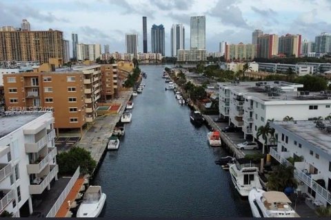Copropriété à louer à North Miami Beach, Floride: 1 chambre, 66.15 m2 № 2399705 - photo 29