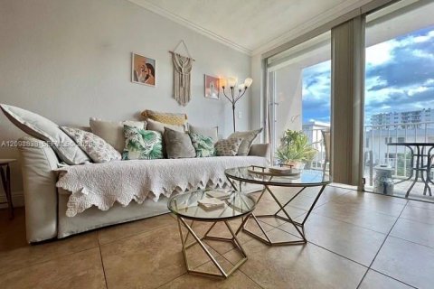Copropriété à louer à North Miami Beach, Floride: 1 chambre, 66.15 m2 № 2399705 - photo 8