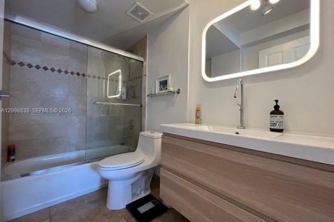 Copropriété à louer à North Miami Beach, Floride: 1 chambre, 66.15 m2 № 2399705 - photo 13