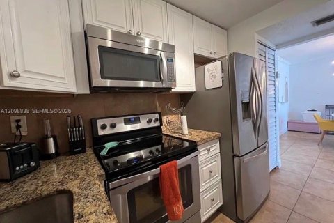 Copropriété à louer à North Miami Beach, Floride: 1 chambre, 66.15 m2 № 2399705 - photo 7