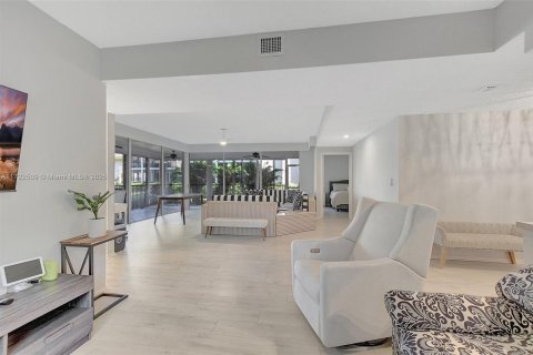 Copropriété à louer à Boca Raton, Floride: 2 chambres, 142.7 m2 № 1965273 - photo 12