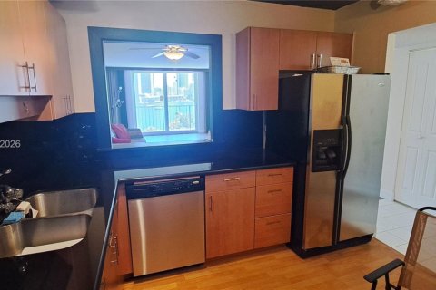 Copropriété à vendre à Hallandale Beach, Floride: 1 chambre, 80.64 m2 № 2089842 - photo 9