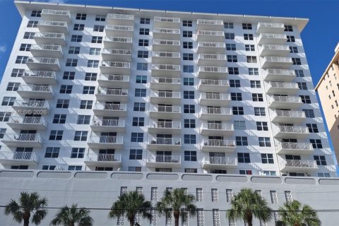 Condo à Hallandale Beach, Floride, 1 chambre  № 2089842